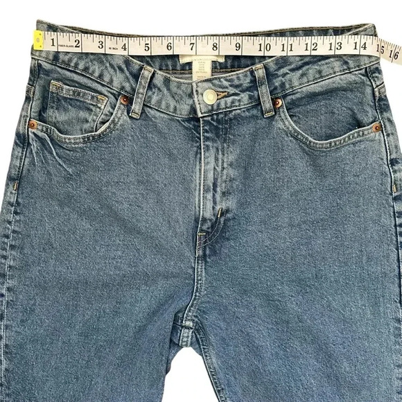 H&M - Straight Leg - High Waisted Mom Jean - Picture 8 of 9